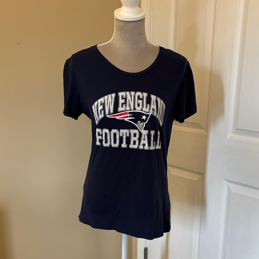 New England Patriots ladies large fitted Tee